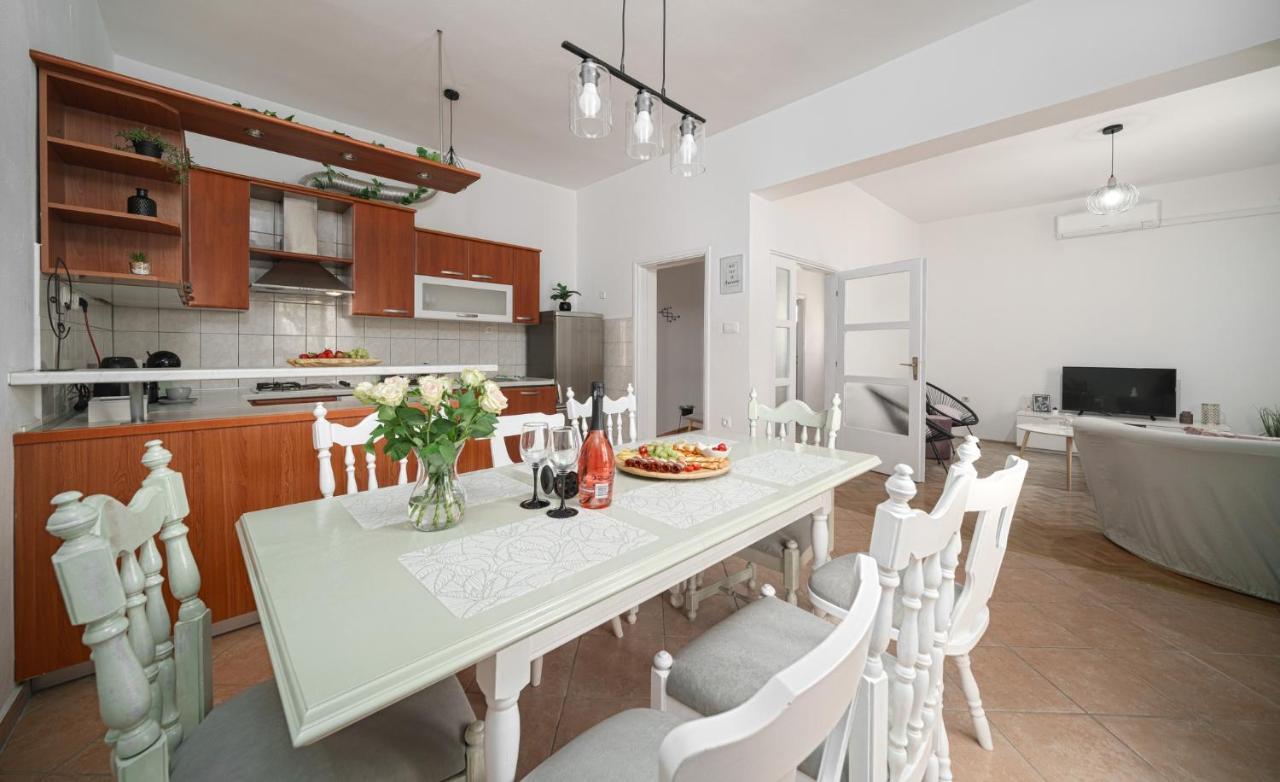 Apartman Rusula Vodice Luaran gambar